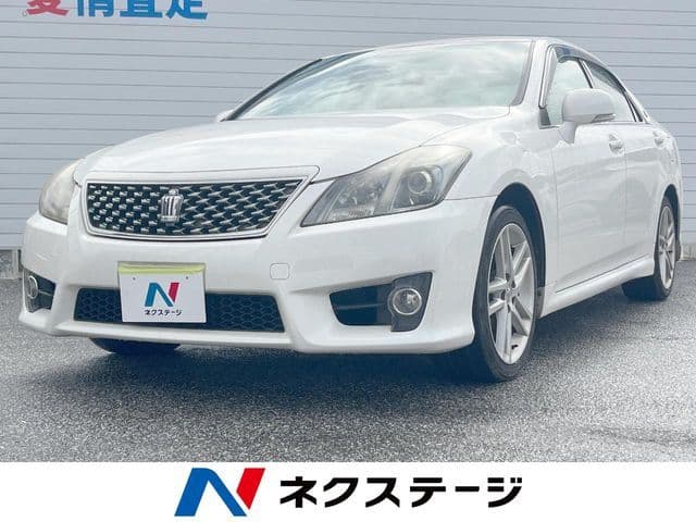 TOYOTA CROWN sedan