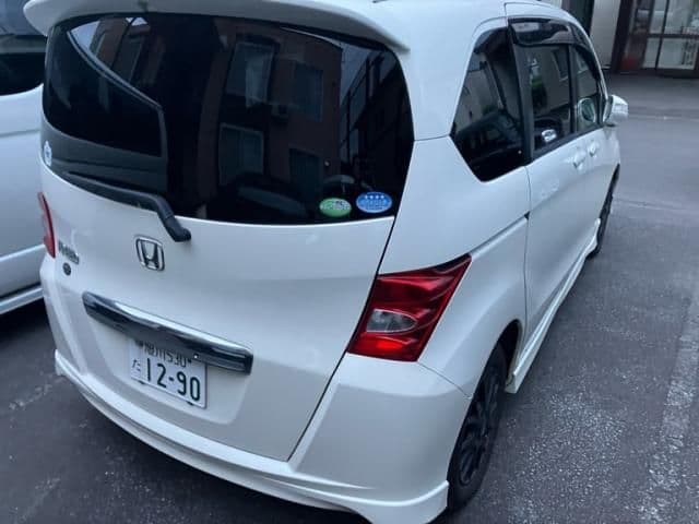 Car thumbnail 4