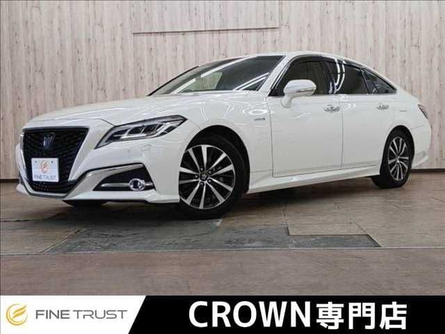 TOYOTA CROWN sedan hybrid