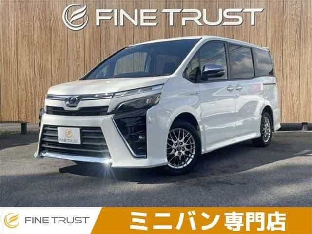 TOYOTA VOXY HYBRID