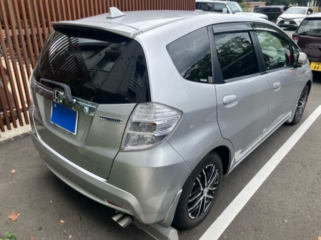 Car thumbnail 3