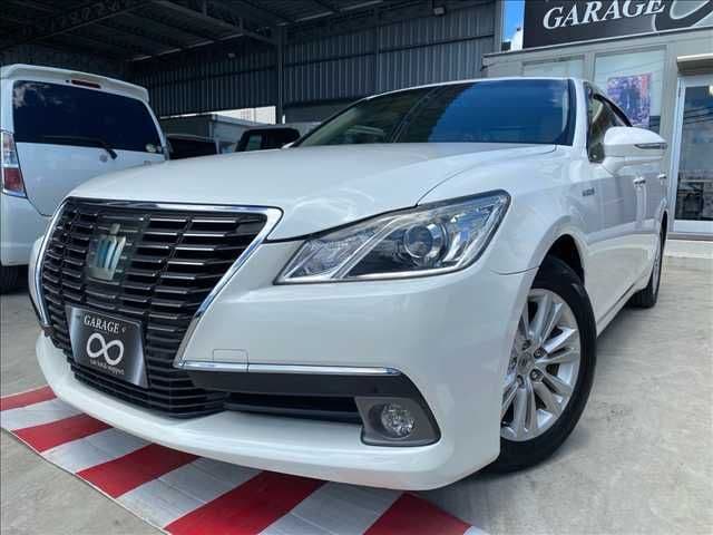 TOYOTA CROWN sedan hybrid