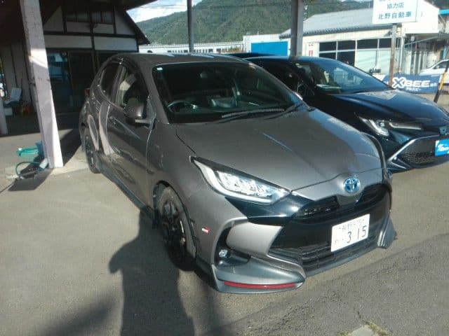 TOYOTA YARIS HYBRID