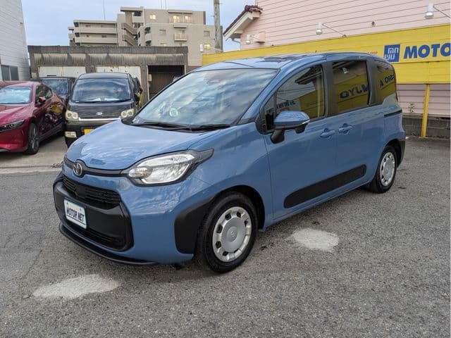 TOYOTA SIENTA HYBRID