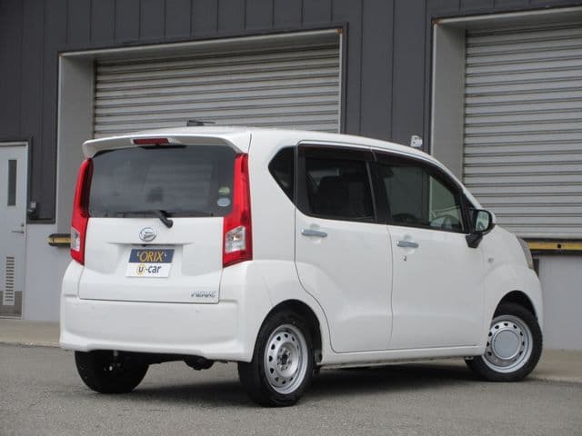 Car thumbnail 3