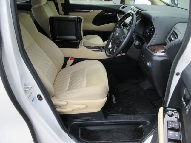 Car thumbnail 4
