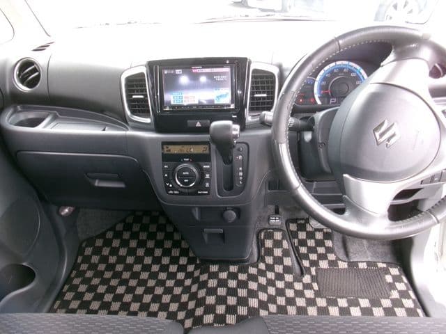 Car thumbnail 3