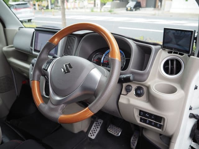 Car thumbnail 2