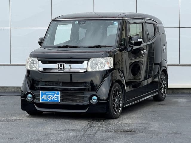 HONDA N BOX SLASH
