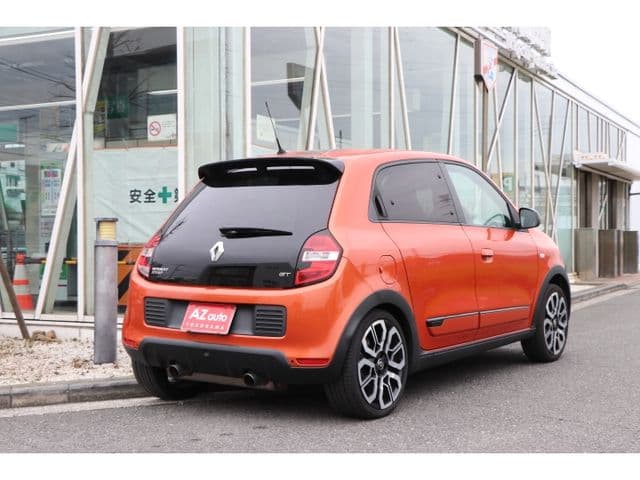 Car thumbnail 3