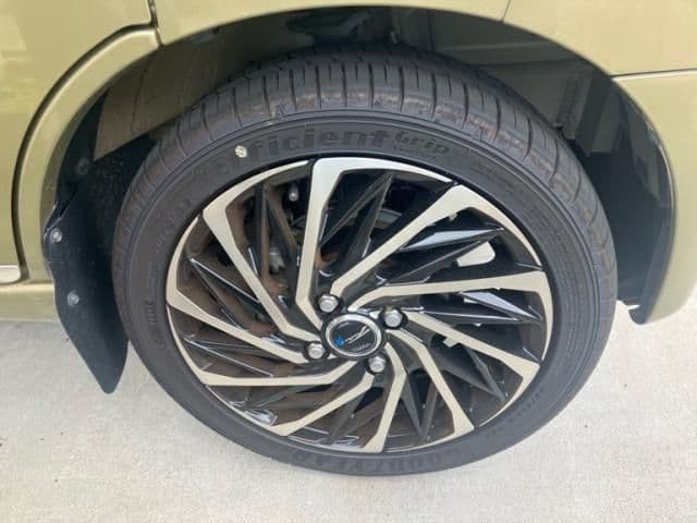 Car thumbnail 3