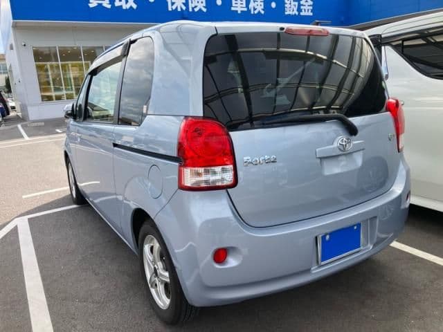 Car thumbnail 4
