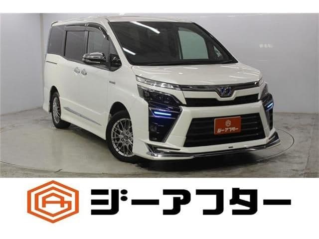 TOYOTA VOXY HYBRID