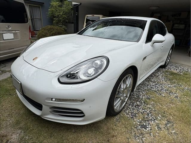 PORSCHE