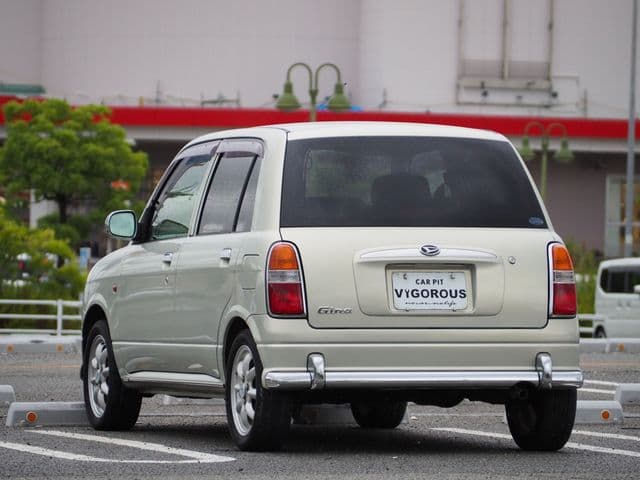 Car thumbnail 3