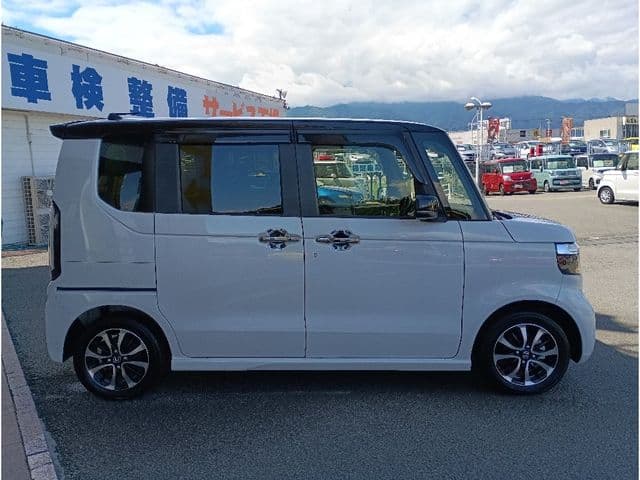 Car thumbnail 4