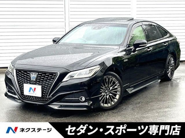 TOYOTA CROWN sedan hybrid