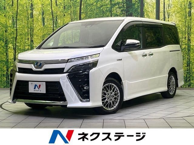 TOYOTA VOXY HYBRID