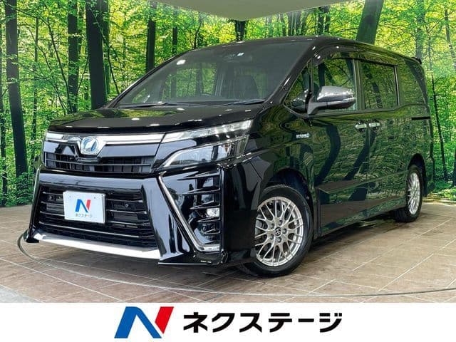 TOYOTA VOXY HYBRID