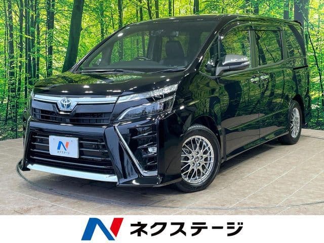 TOYOTA VOXY HYBRID
