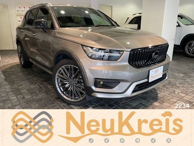 VOLVO VOLVO XC40