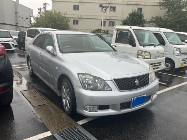 TOYOTA CROWN sedan