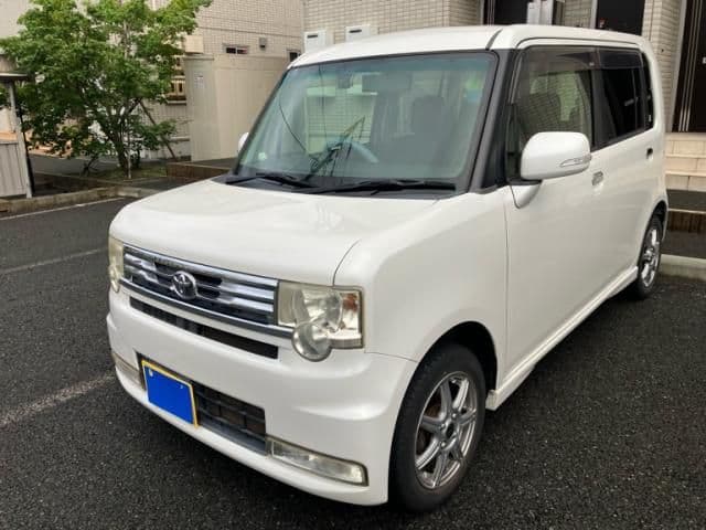 TOYOTA PIXIS SPACE CUSTOM