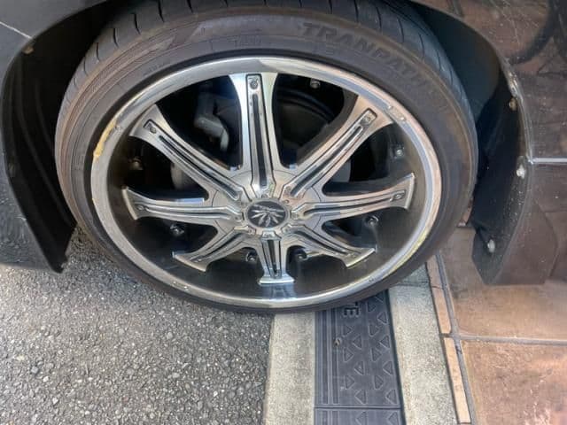 Car thumbnail 4