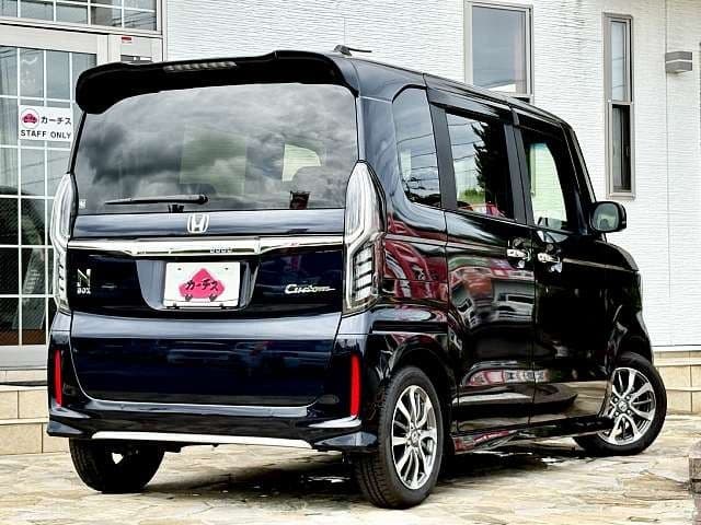 Car thumbnail 3