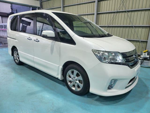 NISSAN SERENA  S-HYBRID