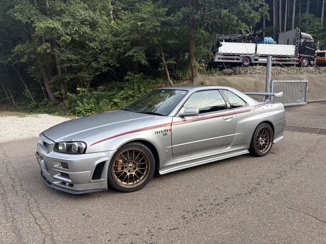 NISSAN SKYLINE GT-R