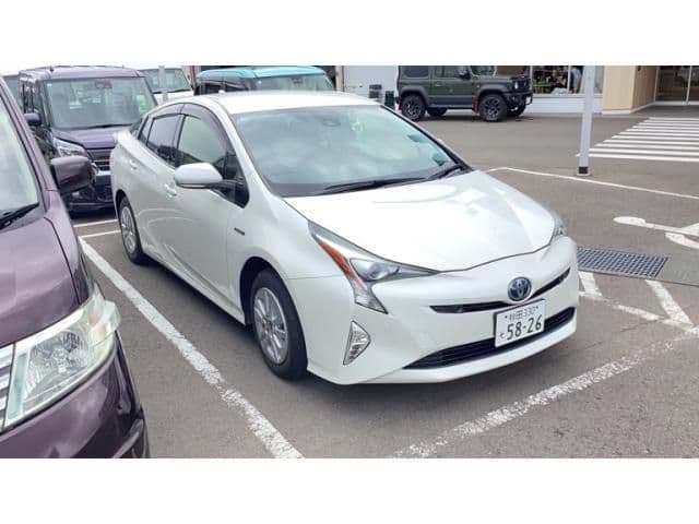 TOYOTA PRIUS 4WD