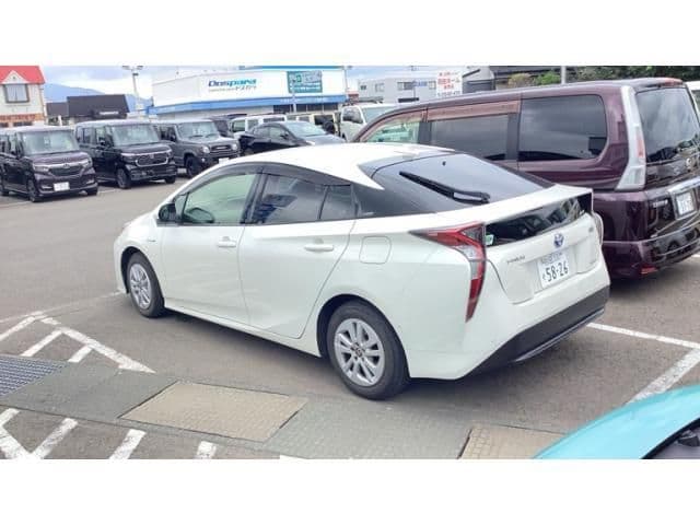 Car thumbnail 2