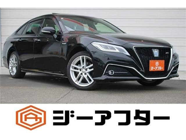 TOYOTA CROWN sedan hybrid 4WD