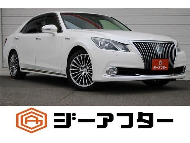 TOYOTA CROWN MAJESTA HYBRID