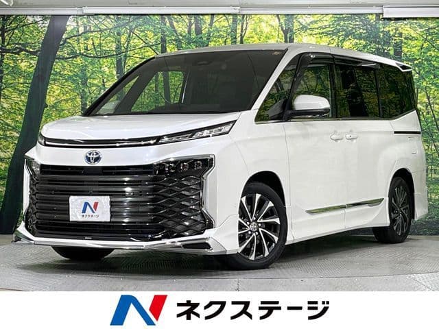 TOYOTA VOXY HYBRID