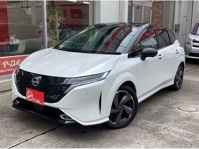 NISSAN AURA