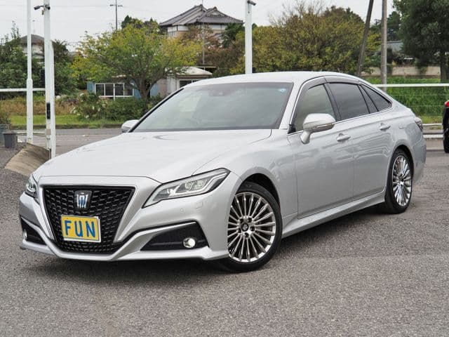 TOYOTA CROWN sedan hybrid