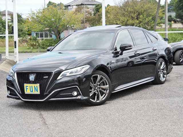 TOYOTA CROWN sedan hybrid