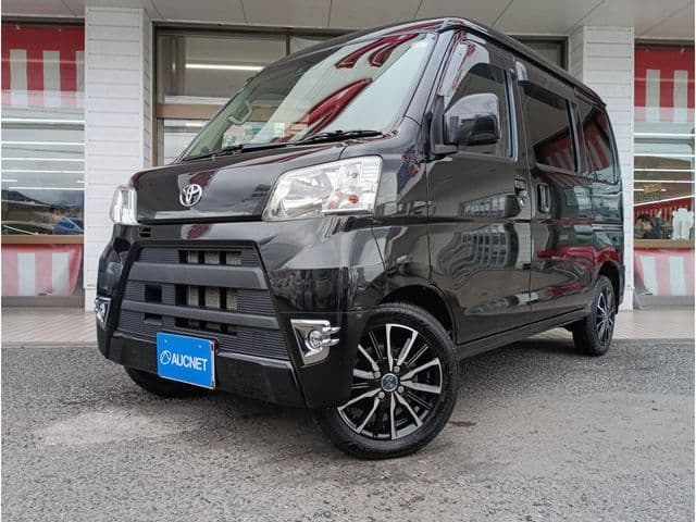 TOYOTA PIXIS van 4WD