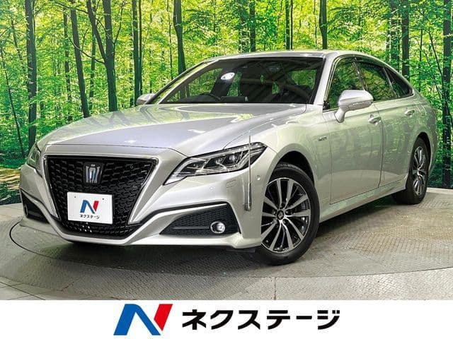 TOYOTA CROWN sedan hybrid 4WD