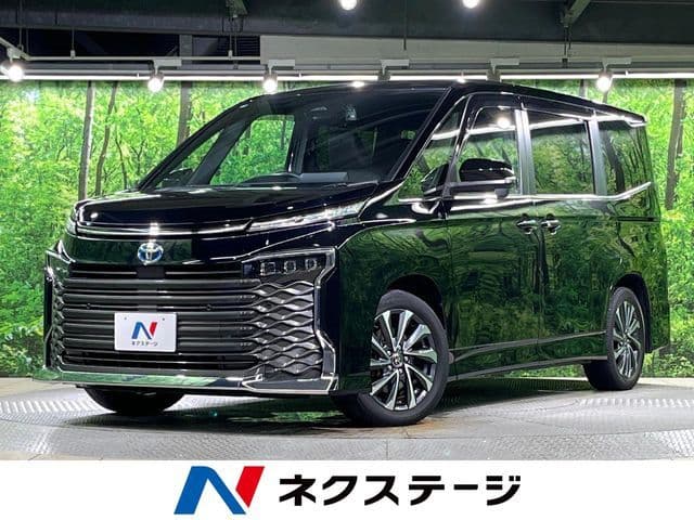 TOYOTA VOXY HYBRID