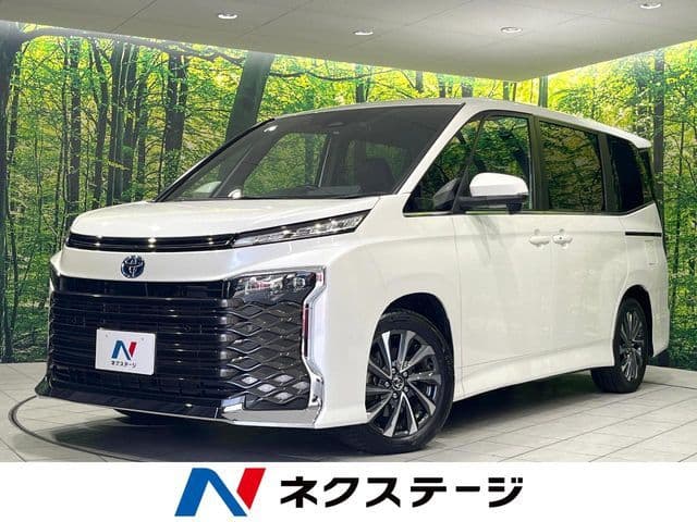 TOYOTA VOXY HYBRID