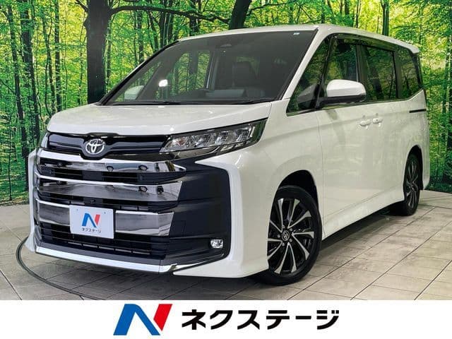 TOYOTA NOAH