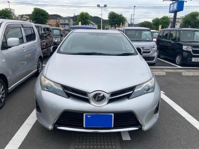 TOYOTA AURIS