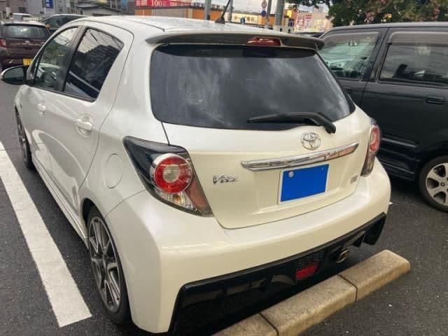 Car thumbnail 3