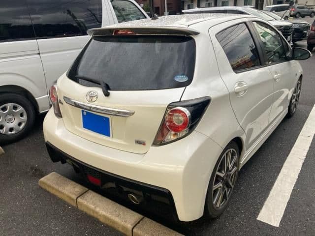 Car thumbnail 4