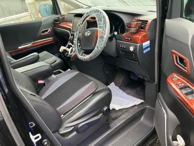 Car thumbnail 4