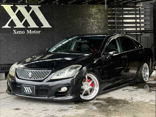 TOYOTA CROWN sedan
