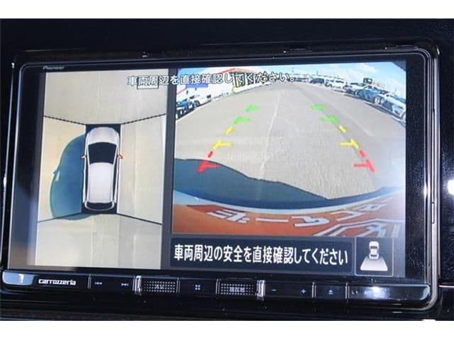 Car thumbnail 4